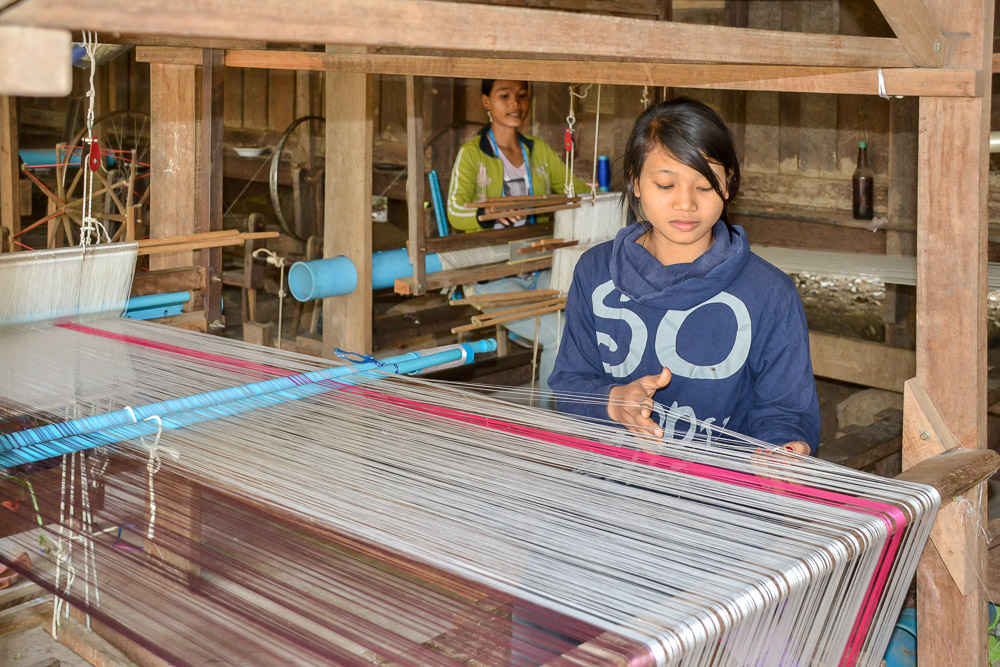 attraction-Weaving Handicraft In Banteay Meanchey.jpg